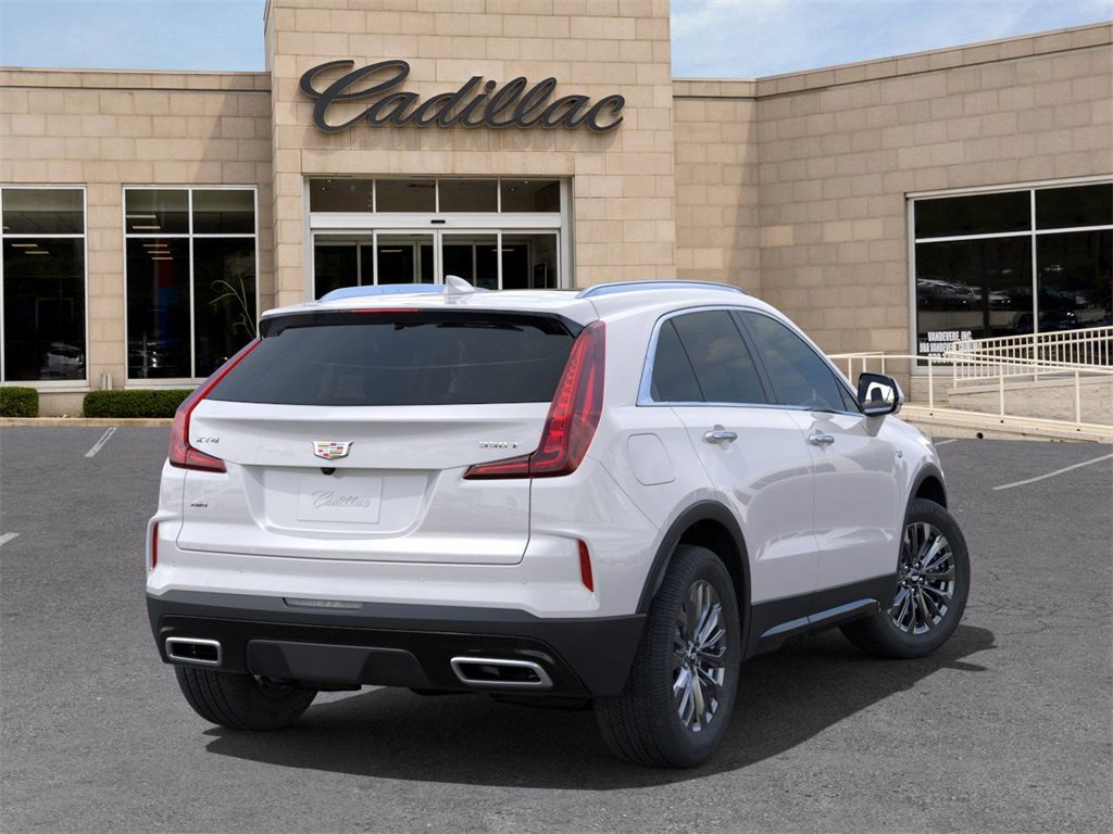 2025 Cadillac XT4 Premium Luxury photo 4