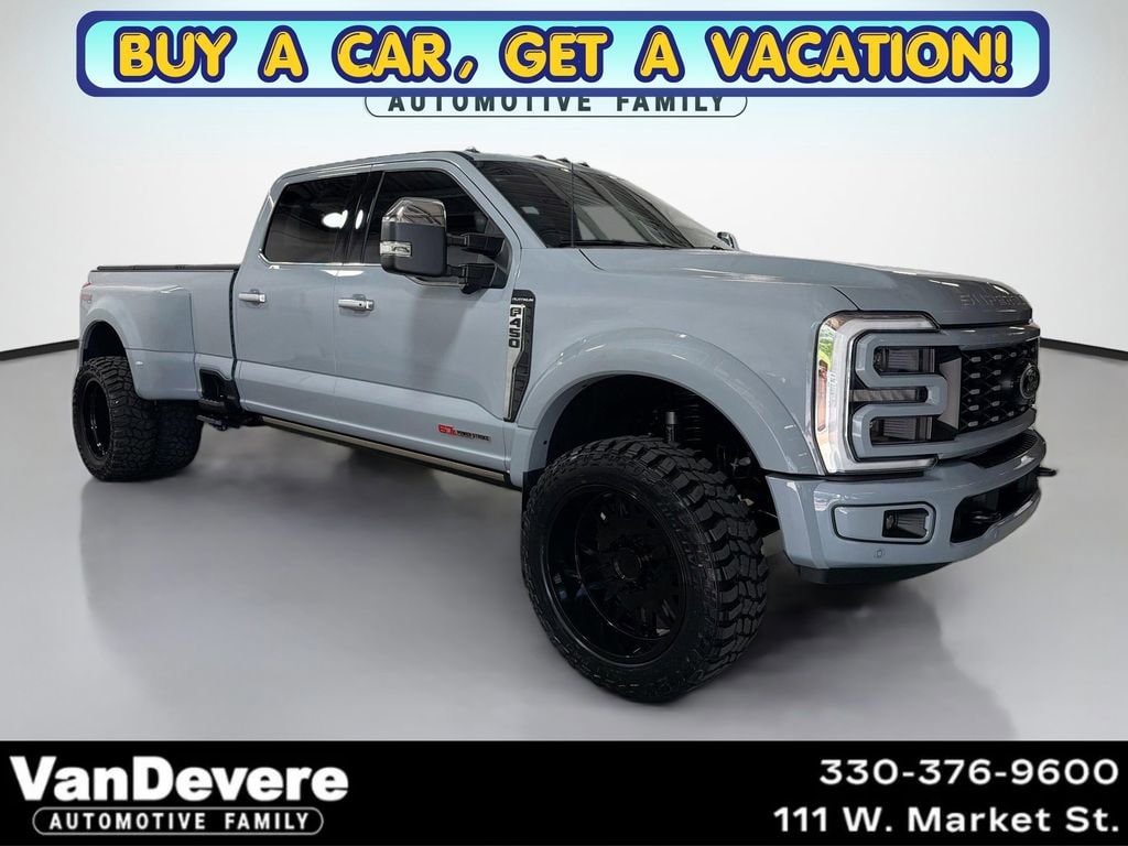 2025 Ford F-450 Platinum 4x4 Crew Cab 8' Box DRW's photo