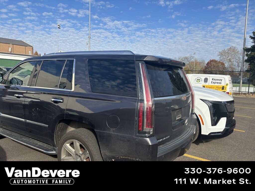 Used 2017 CADILLAC Escalade Luxury SUV