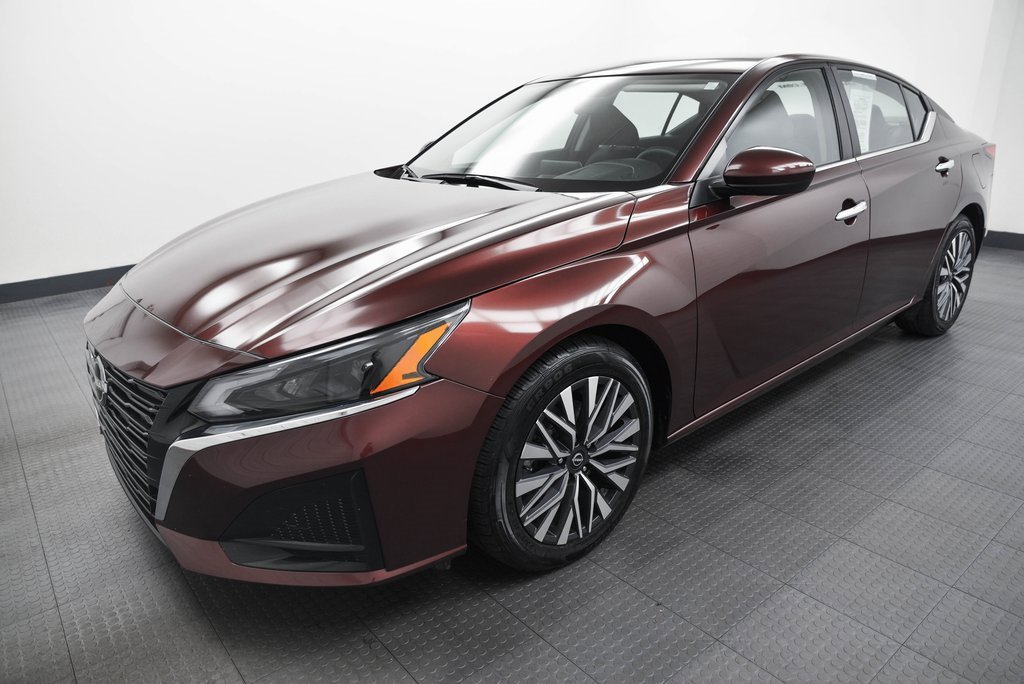 2023 Nissan Altima 2.5 SV photo 3