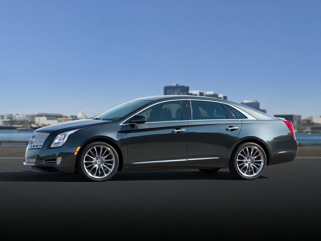 Used 2013 CADILLAC XTS Luxury Car