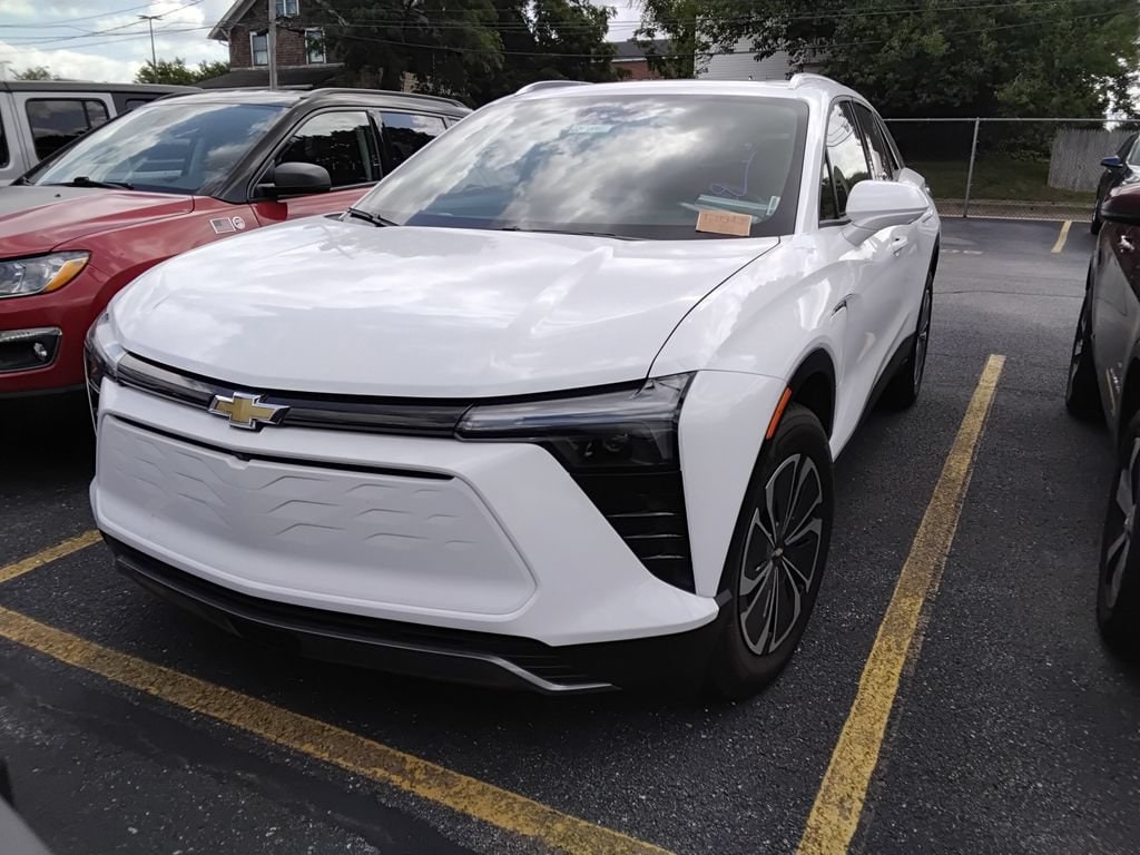 Used 2024 Chevrolet Blazer EV LT with VIN 3GNKDBRJ5RS260878 for sale in Akron, OH
