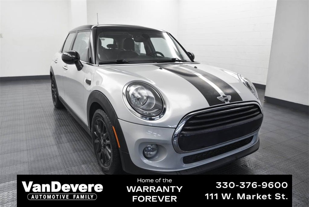 2016 MINI Cooper Base's photo