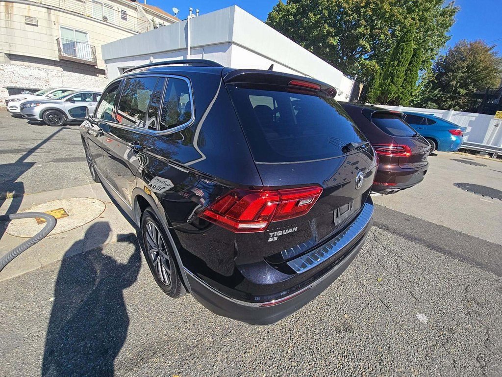 2020 Volkswagen Tiguan SE photo 2