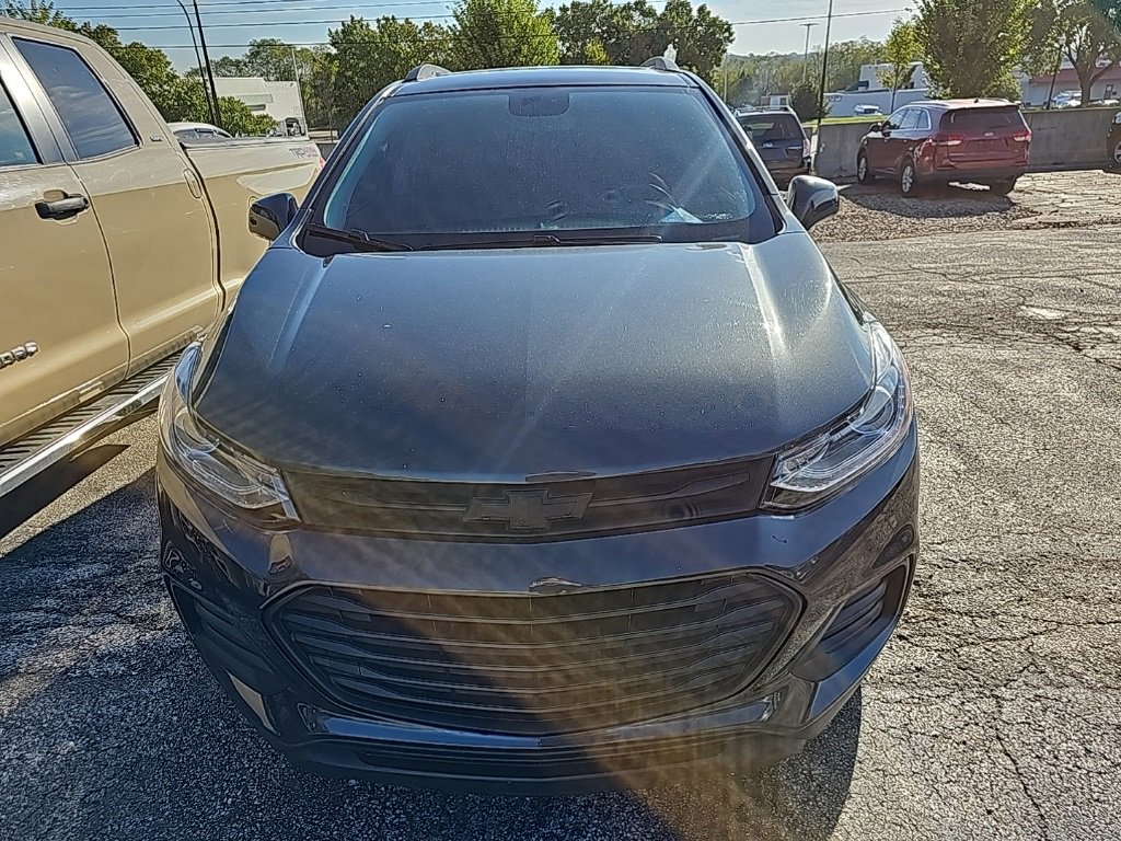 2020 Chevrolet Trax LT photo 2