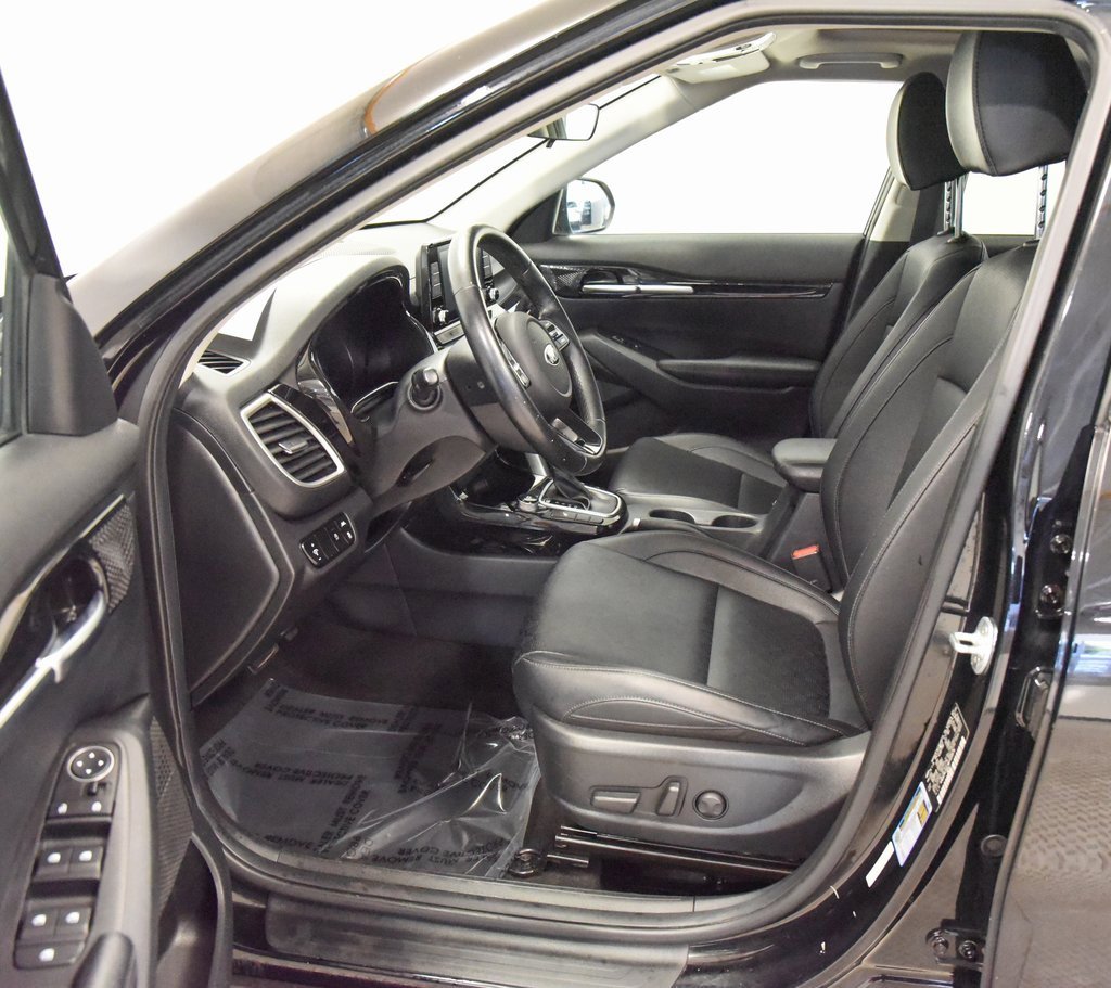 2021 Kia Seltos EX photo 2