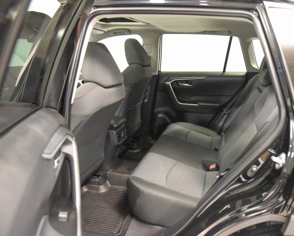 2025 Toyota RAV4 XLE photo 2