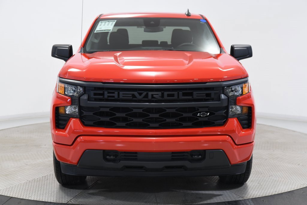 2022 Chevrolet Silverado 1500 Custom photo 2