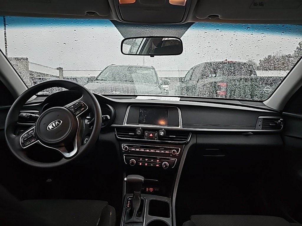 2018 Kia Optima LX photo 4
