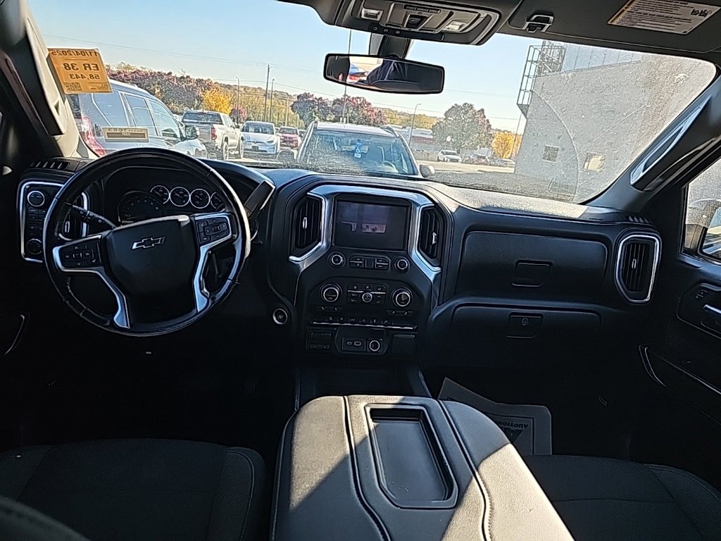 2021 Chevrolet Silverado 1500 RST photo 3