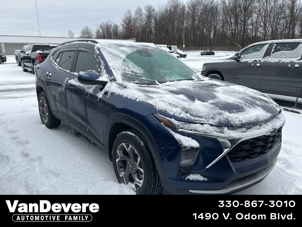 Used 2024 Chevrolet Trax LT SUV