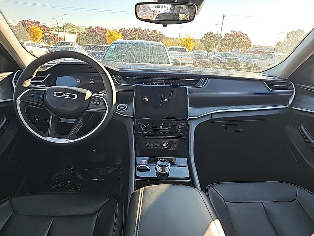 2023 Jeep Grand Cherokee Limited photo 3