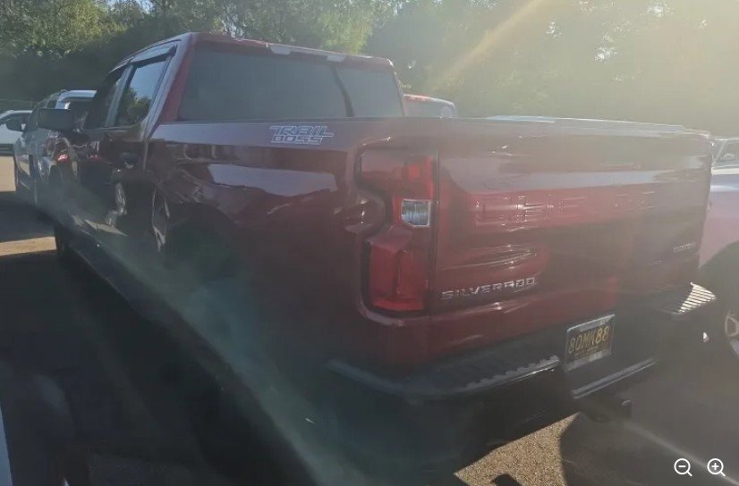 2019 Chevrolet Silverado 1500 Custom Trail Boss photo 2