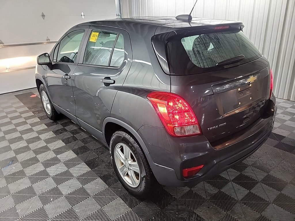 2019 Chevrolet Trax LS photo 2