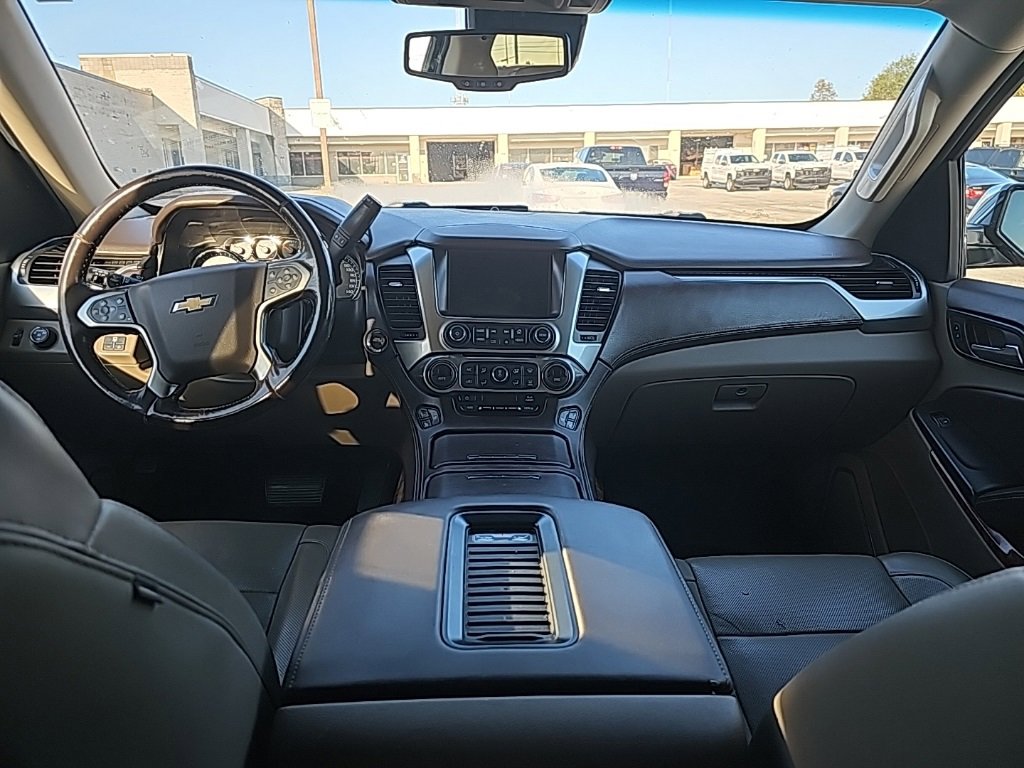 2018 Chevrolet Suburban Premier photo 2