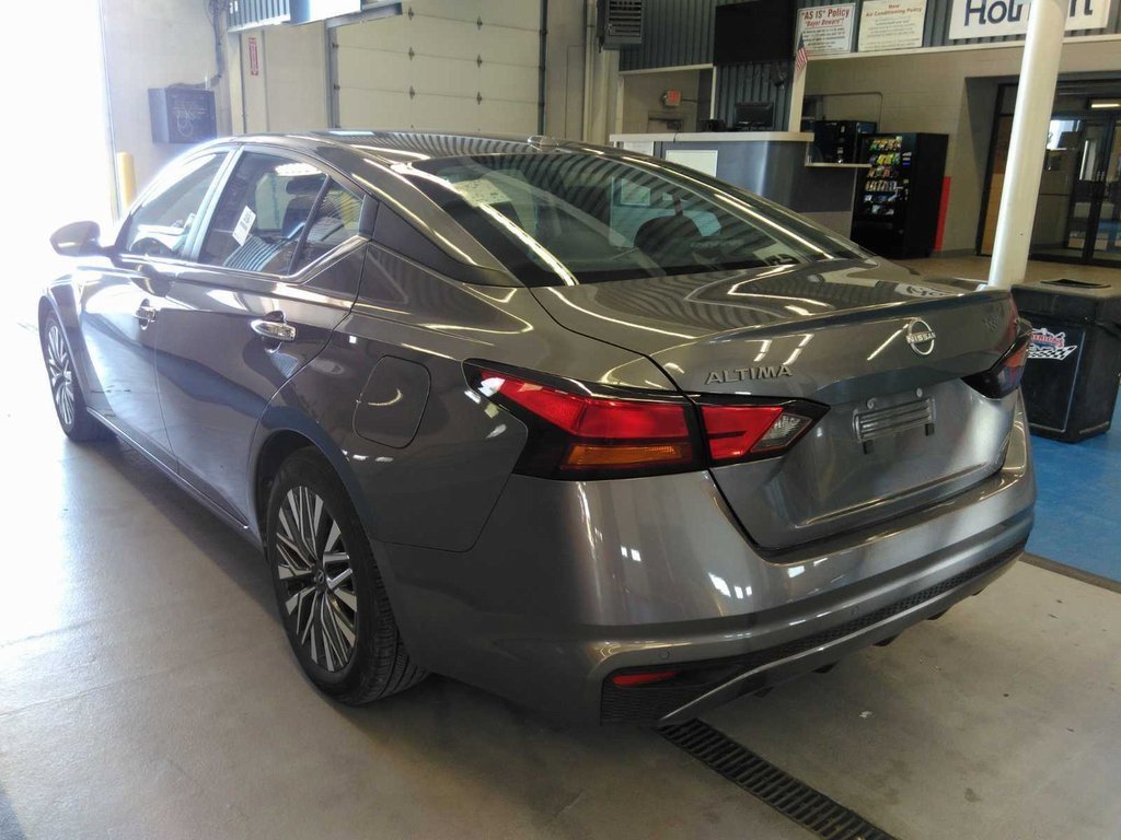 2024 Nissan Altima 2.5 SV photo 2