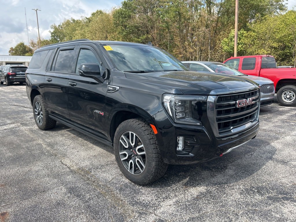 2023 Gmc Yukon XL AT4 photo 2