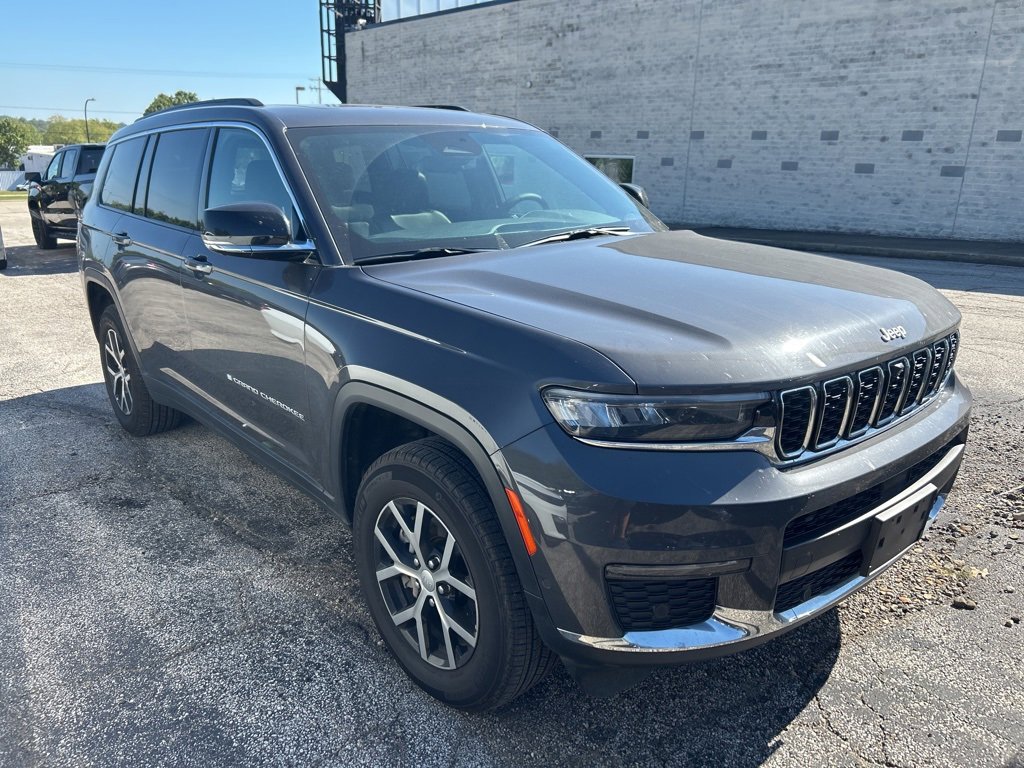2024 Jeep Grand Cherokee Limited photo 2