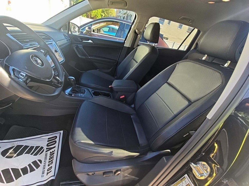 2020 Volkswagen Tiguan SE photo 3