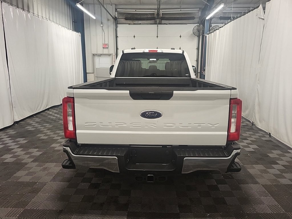 2024 Ford F-250 XLT photo 3