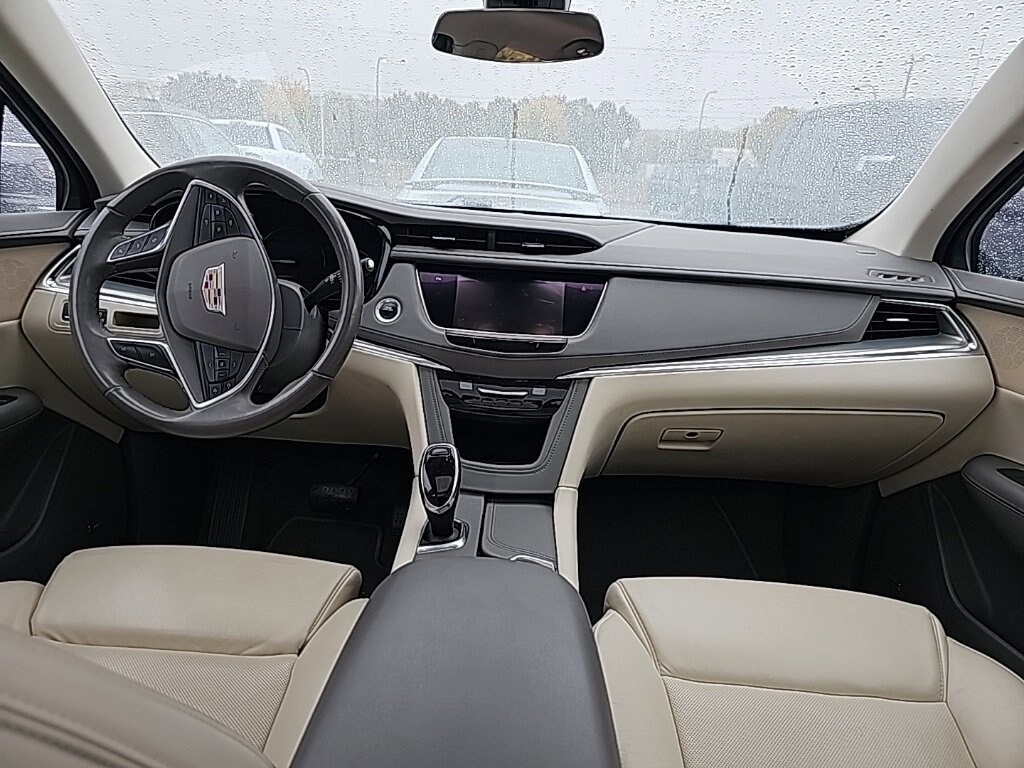 Used 2017 CADILLAC XT5 Luxury SUV