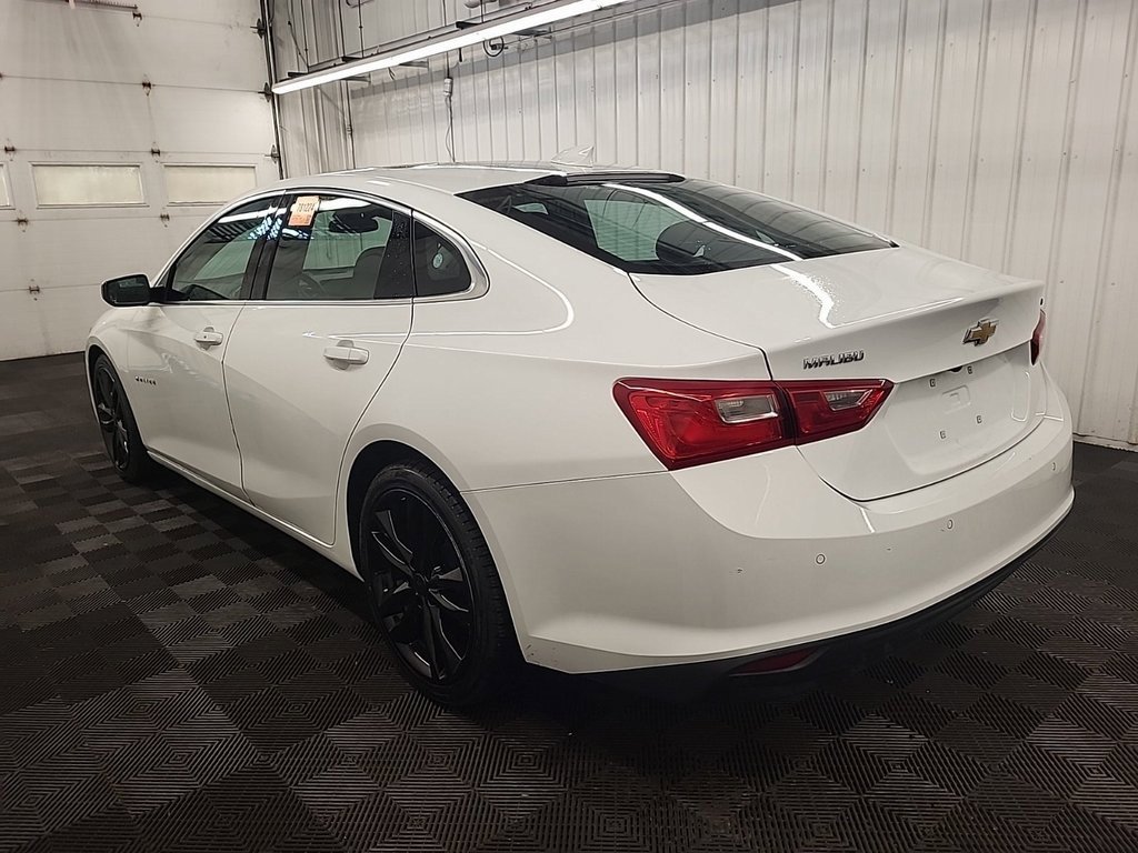 2023 Chevrolet Malibu 1LT photo 2