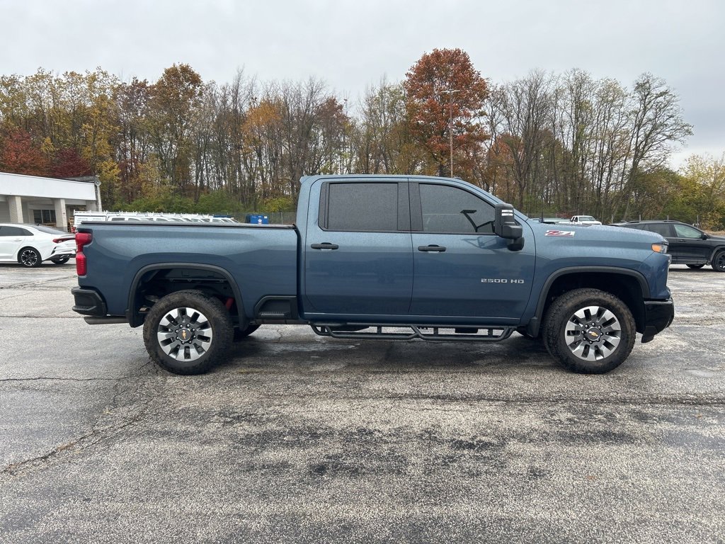 2025 Chevrolet Silverado 2500HD Custom photo 4