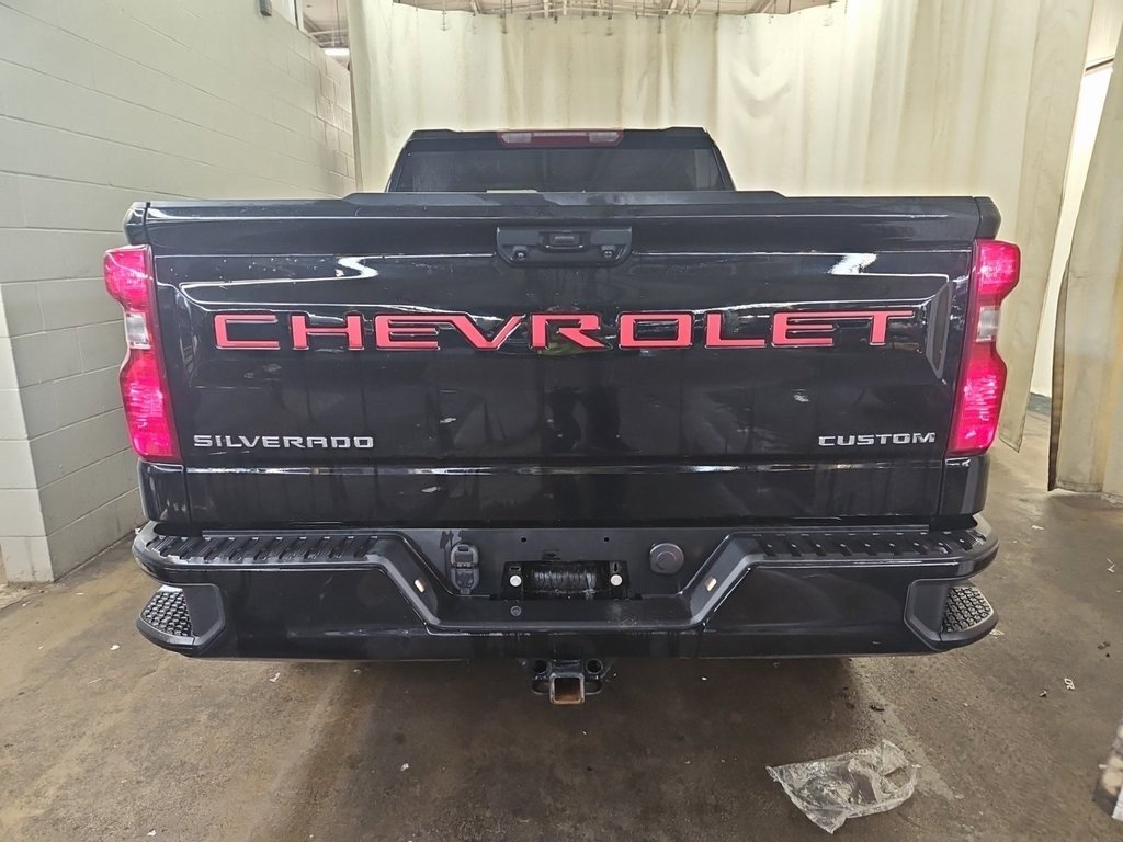 2022 Chevrolet Silverado 1500 Custom photo 3