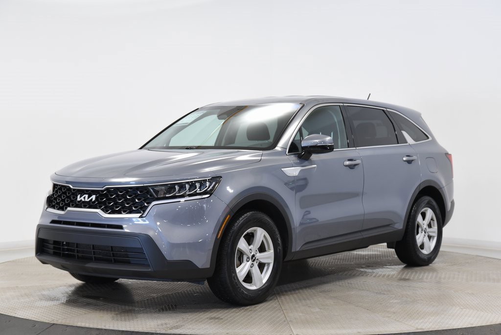 2022 Kia Sorento LX photo 3