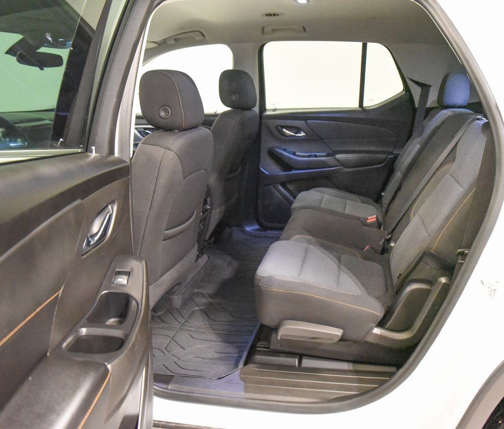2021 Chevrolet Traverse 1LS photo 3