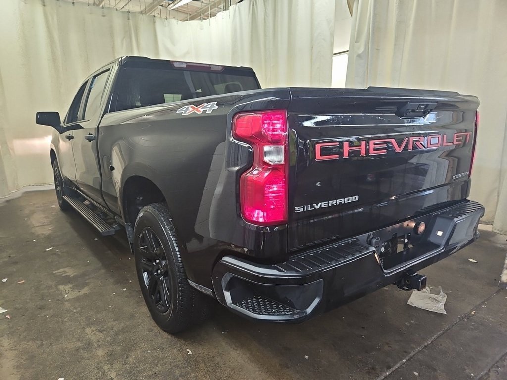 2022 Chevrolet Silverado 1500 Custom photo 2