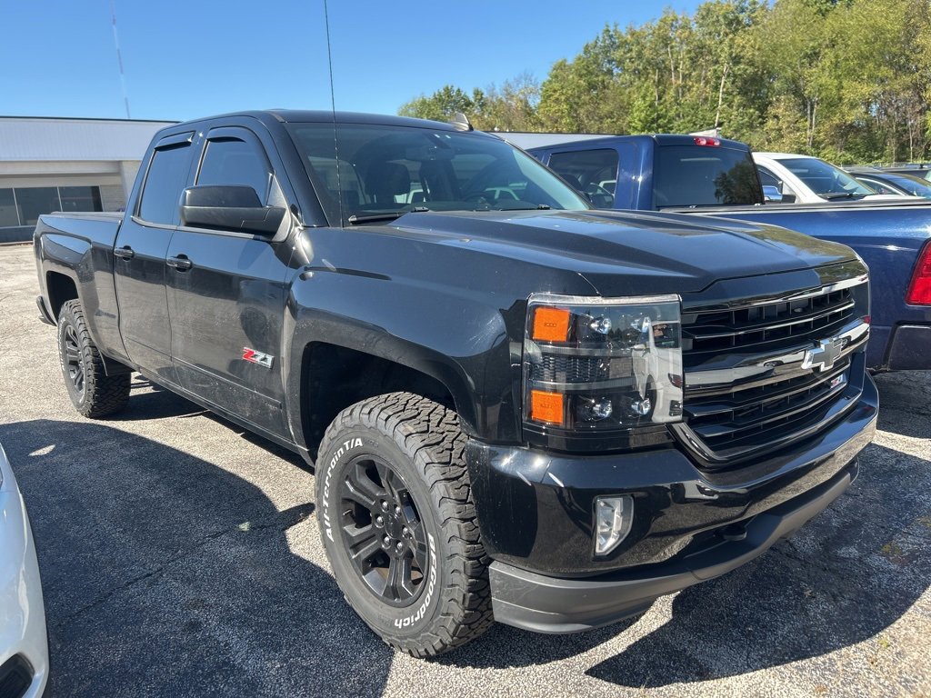 2018 Chevrolet Silverado 1500 LT photo 3