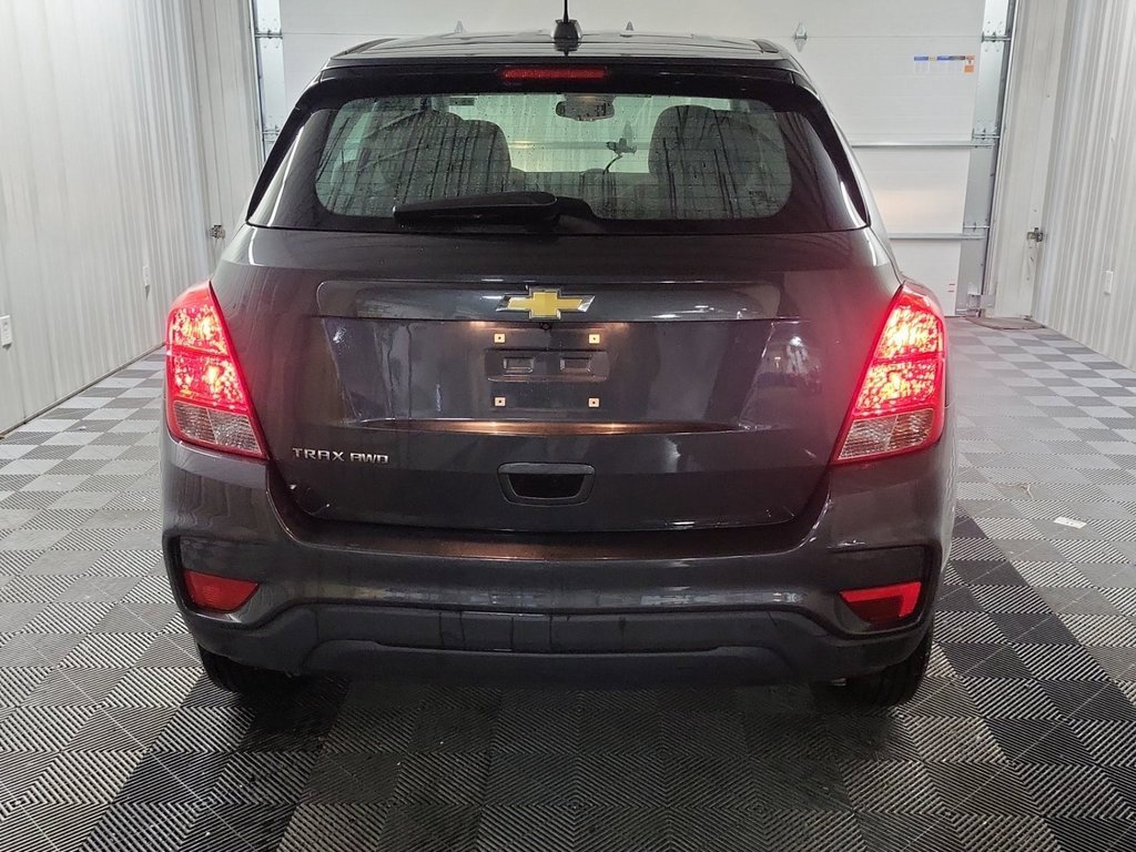 2019 Chevrolet Trax LS photo 3