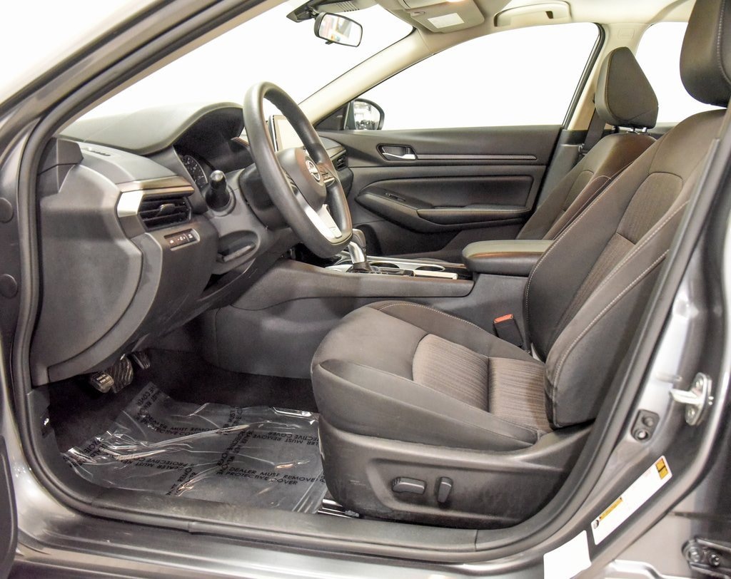 Used 2024 Nissan Altima 2.5 SV Sedan