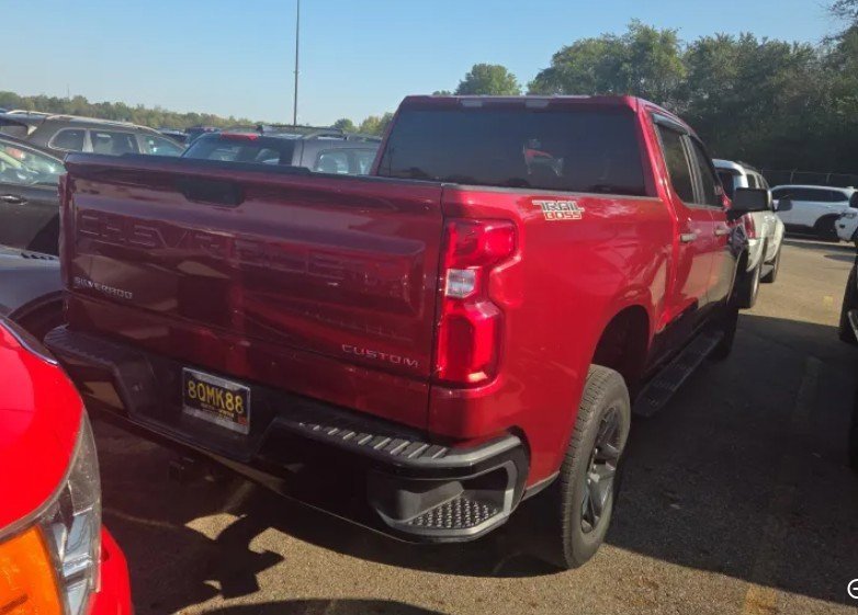 2019 Chevrolet Silverado 1500 Custom Trail Boss photo 3