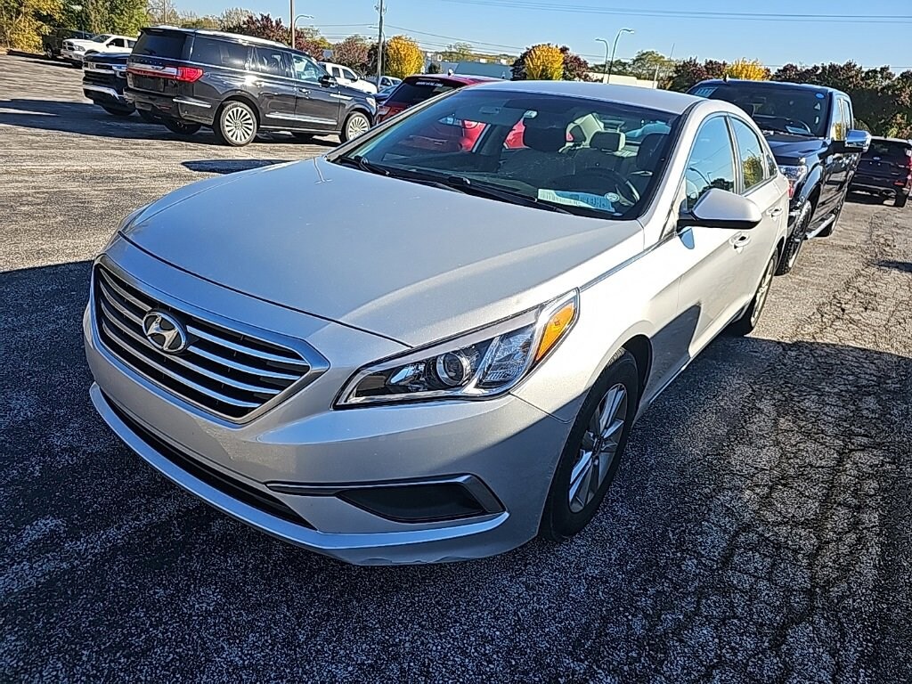Used 2017 Hyundai Sonata SE Sedan