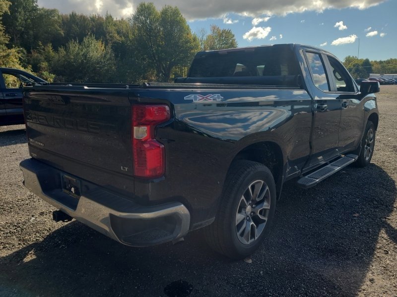 2023 Chevrolet Silverado 1500 LT photo 3