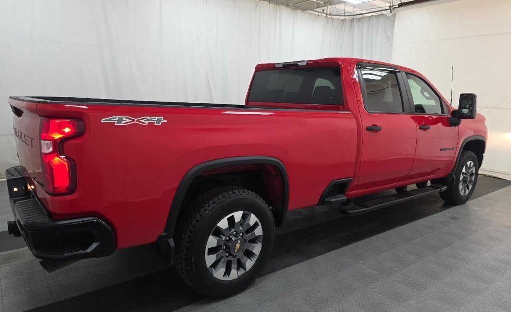 2021 Chevrolet Silverado 2500HD Custom photo 4