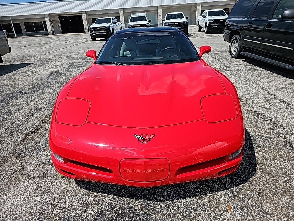 2004 Chevrolet Corvette Base photo 2