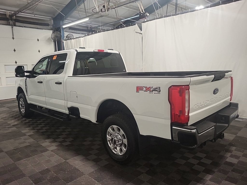 2024 Ford F-250 XLT photo 2