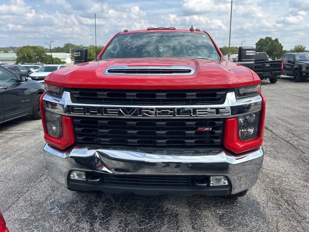 2020 Chevrolet Silverado 3500HD LT photo 2