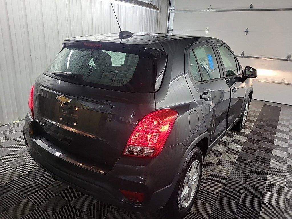 2019 Chevrolet Trax LS photo 4