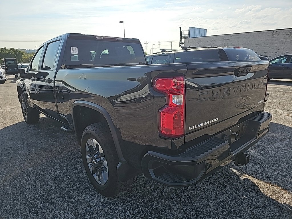 2024 Chevrolet Silverado 2500HD Custom photo 4