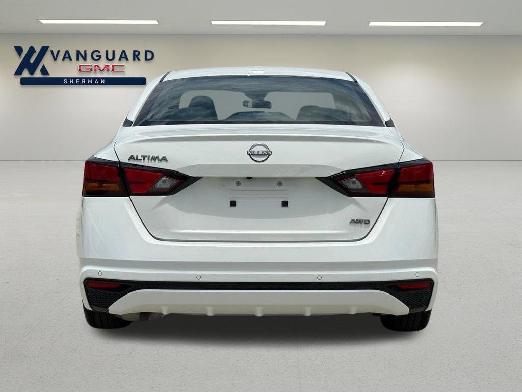 2025 Nissan Altima SV - Photo 11