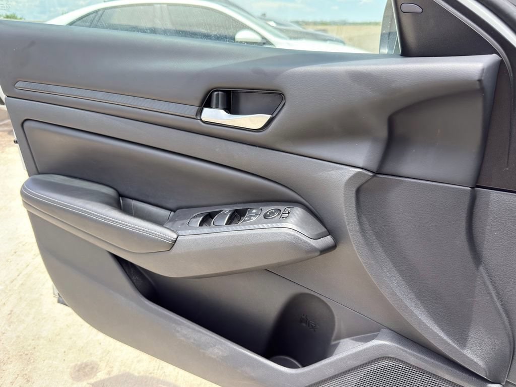 2025 Nissan Altima SV - Photo 26
