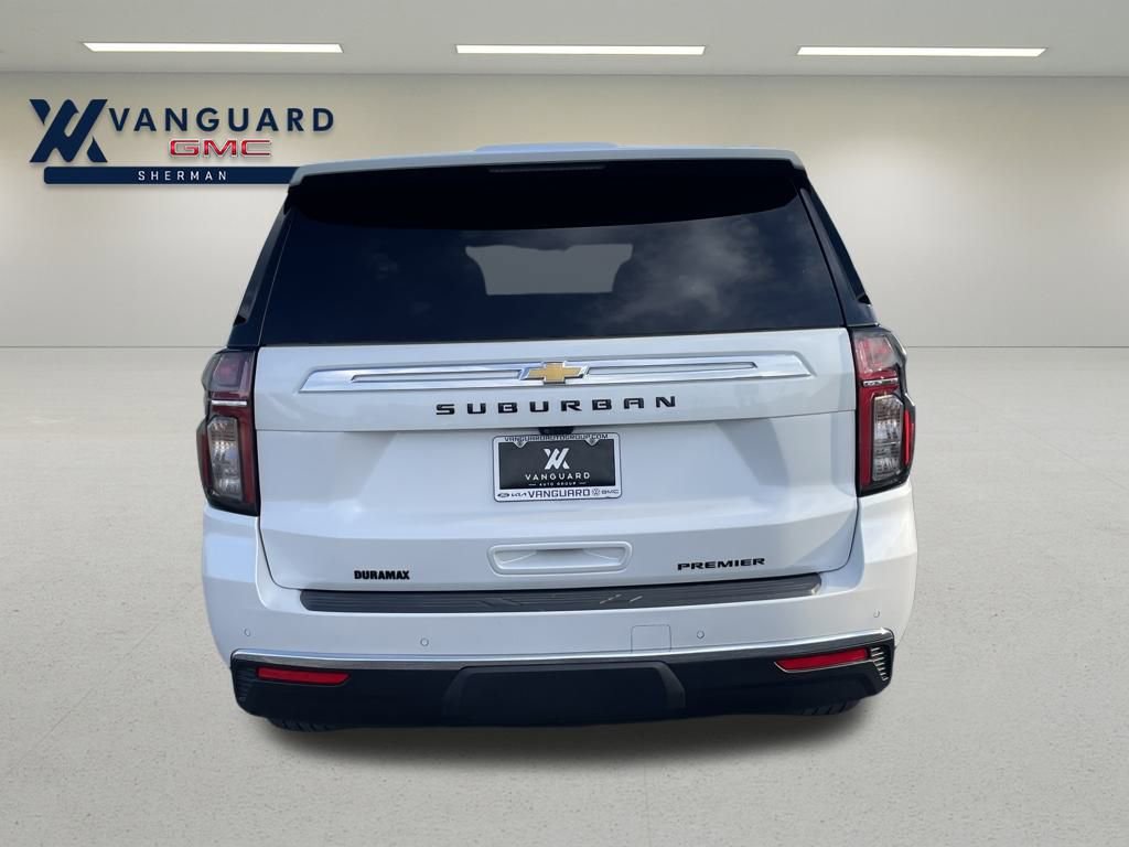 2024 Chevrolet Suburban Premier photo 2