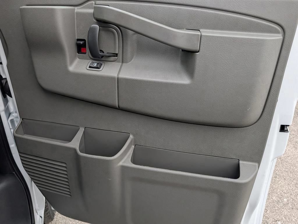 2026 GMC Savana Cargo Work Van - Photo 38
