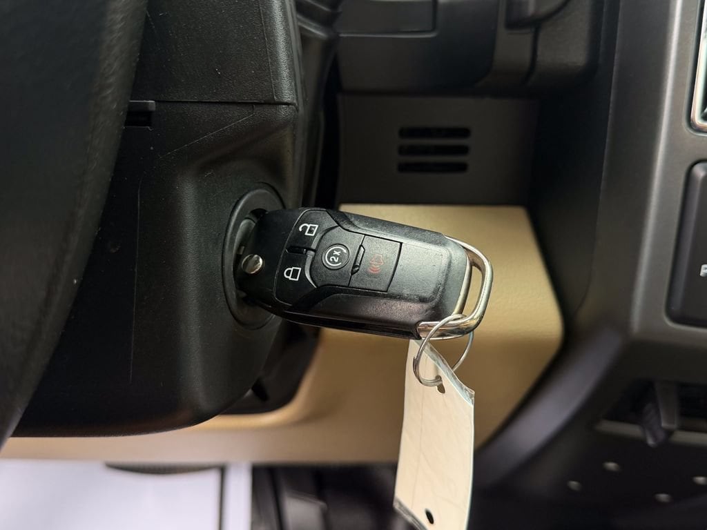 2021 Ford F-350 Super Duty XLT - Photo 25