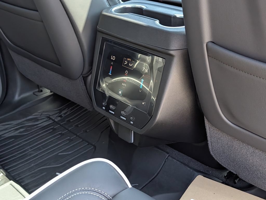 2026 GMC Yukon XL AT4 Ultimate - Photo 31
