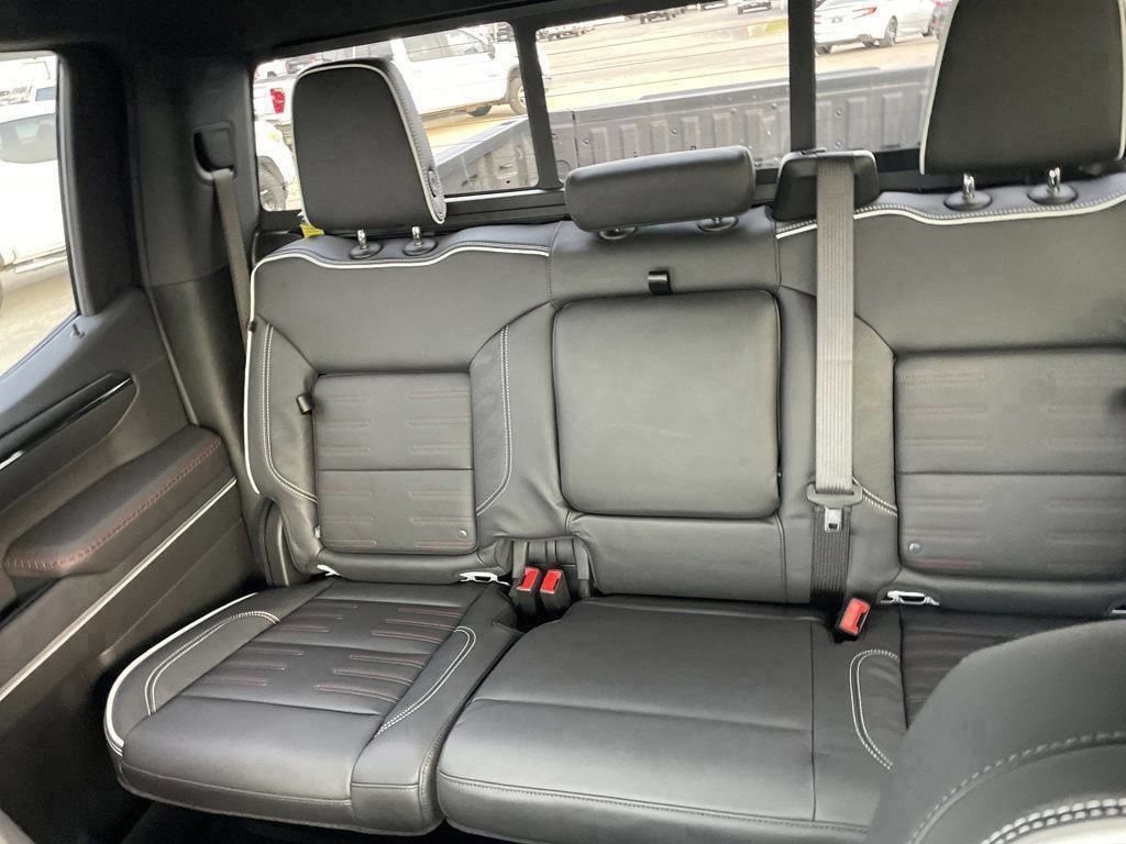 2026 GMC Sierra 1500 AT4X - Photo 45